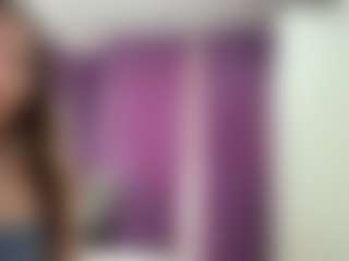 Live cam show with Alma - Average on hrnylive.com