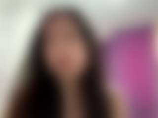 Live cam show with Alma - Public on SmokeAndPoke