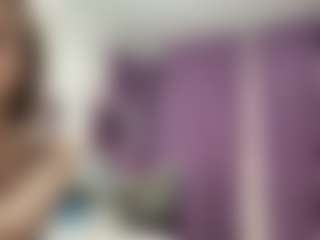 Live cam show with Alma - Foot Fetish Brown Hair on friskycurves.com
