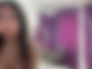 Live cam show with Alma - Skinny on CamSextacy