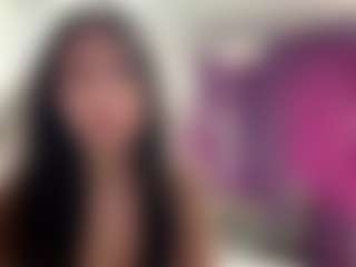 Live cam show with Alma - Ass Bouncing on Camsoda