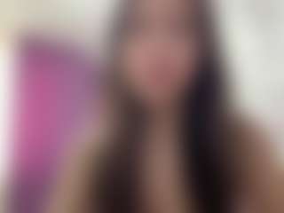 Live cam show with Alma - Gagging on Camsoda