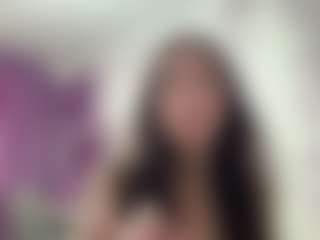 Live cam show with Alma - Gagging on Camsoda
