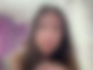 Live cam show with Alma - Gagging on Camsoda