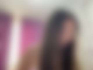 Live cam show with Alma - Gagging on Camsoda