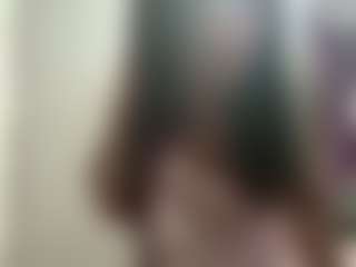 Live cam show with Alma - Lush Brown Hair on Camsoda
