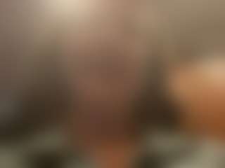 maskqgirll MILF webcam performer live streaming