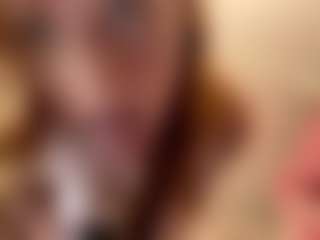 Live cam show with Aneka - Oil on Uber Horny