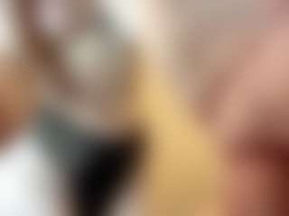 Live cam show with Aneka - Handjob on Milfs Live