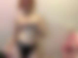 Live cam show with Aneka - Shaved on Mixed Magazine Live