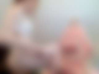 Live cam show with Aneka - Blue Eyes on madthumbs