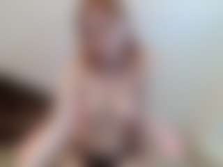 Live cam show with Aneka - Facial Piercings on Pornisteam.com