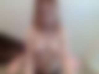 Live cam show with Aneka - Spank Red Hair on sexylivex.com
