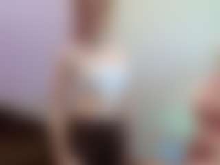 Live cam show with Aneka - Striptease on Camsoda