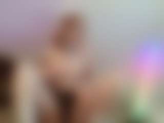 Live cam show with Aneka - Shaved on Camsoda