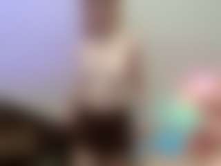 Live cam show with Aneka - Shaved on Camsoda