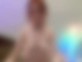 Live cam show with Aneka - Spank Red Hair on Camsoda