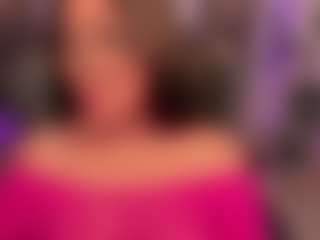 Live cam show with Ruby-Rouge - Suck on CamSextacy