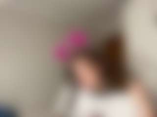 Evaa's Live Sex Cam Show