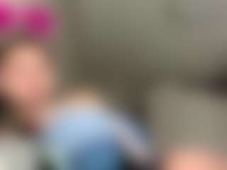 Evaa's Live Sex Cam Show