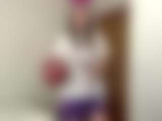 Live cam show with Evaa - Genital Piercings on Dolls Live