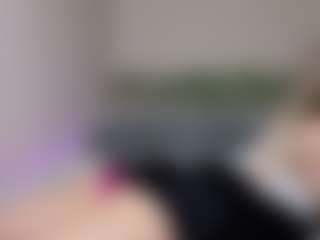 Live cam show with Willowcut - New Brown Eyes on Milfs Live