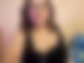Live cam show with CaterinaLiou - Shaved Pussy on Cam Slut