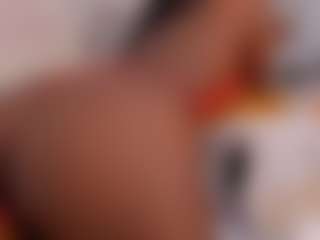 Live cam show with Dakkota-fox - Black Squirt on Camsoda