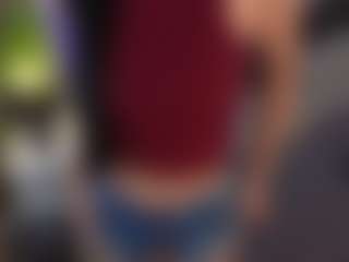 Live cam show with JoannePierce - Thin on WildCum