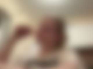 Live cam show with LeidaHolster - Queen on Streamer API