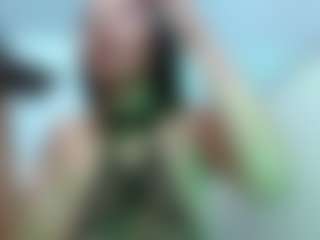 Liarouse04's Live Sex Cam Show