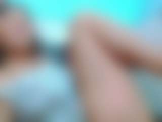 Liarouse04's Live Sex Cam Show