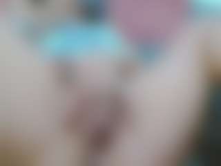 Liarouse04's Live Sex Cam Show