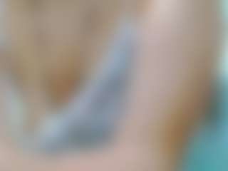 Liarouse04's Live Sex Cam Show