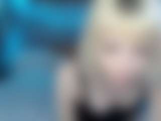 Live cam show with lil_lolly67 - Bedroom on Camming Site