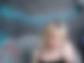 Live cam show with lil_lolly67 - Nipple Piercings on AdultVida.com