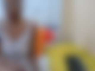 Live cam show with londondarling - Brown Eyes on Strip Flash - Live Sex Shows