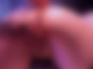 Live cam show with mariasweetdark - Striptease on Soda Cam