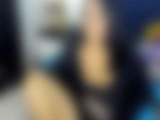 Live cam show with MelaniVega - Smoking on madthumbs