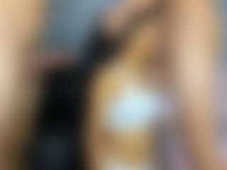 Live cam show with TesoroMalibu - Young Adult on Mixed Magazine Live
