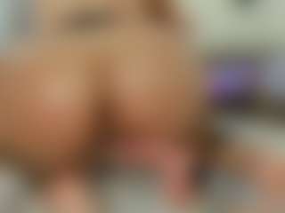Ahleyrosee's Live Sex Cam Show