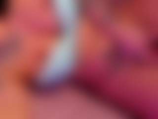 Live cam show with Ahleyrosee - Young Adult Teen (18+) on Camsoda