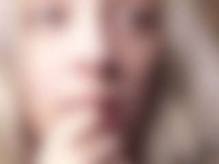 Live cam show with Dori - Teen (18+) on Camming Site