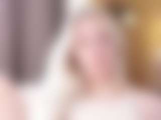 Live cam show with Dori - Dirty Talk on Gym Cam Girls