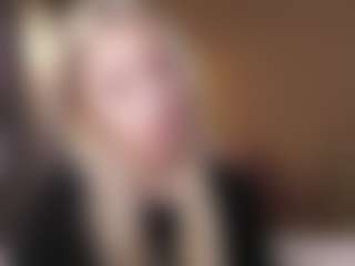 Live cam show with Dori - Nipple Piercings on slutload