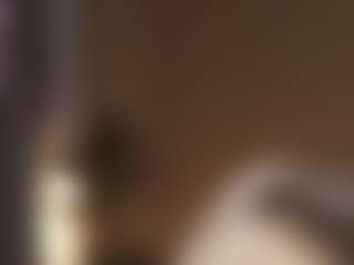 Live cam show with Dori - Camel Toe on friskycurves.com