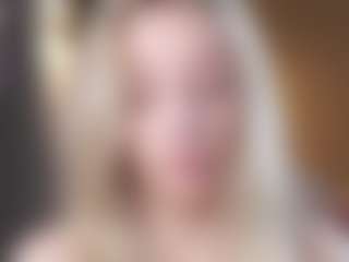 Live cam show with Dori - Nipple Piercings on thefappeningchat.com