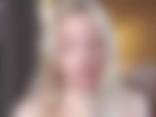 Live cam show with Dori - Nipple Piercings on Lustler