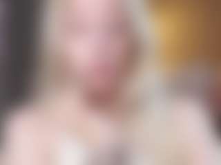 Live cam show with Dori - Domination on Camversity