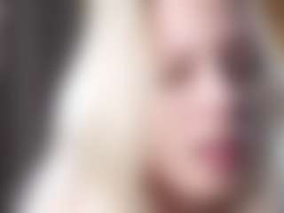 Live cam show with Dori - Athletic Young Adult on Stripli.com